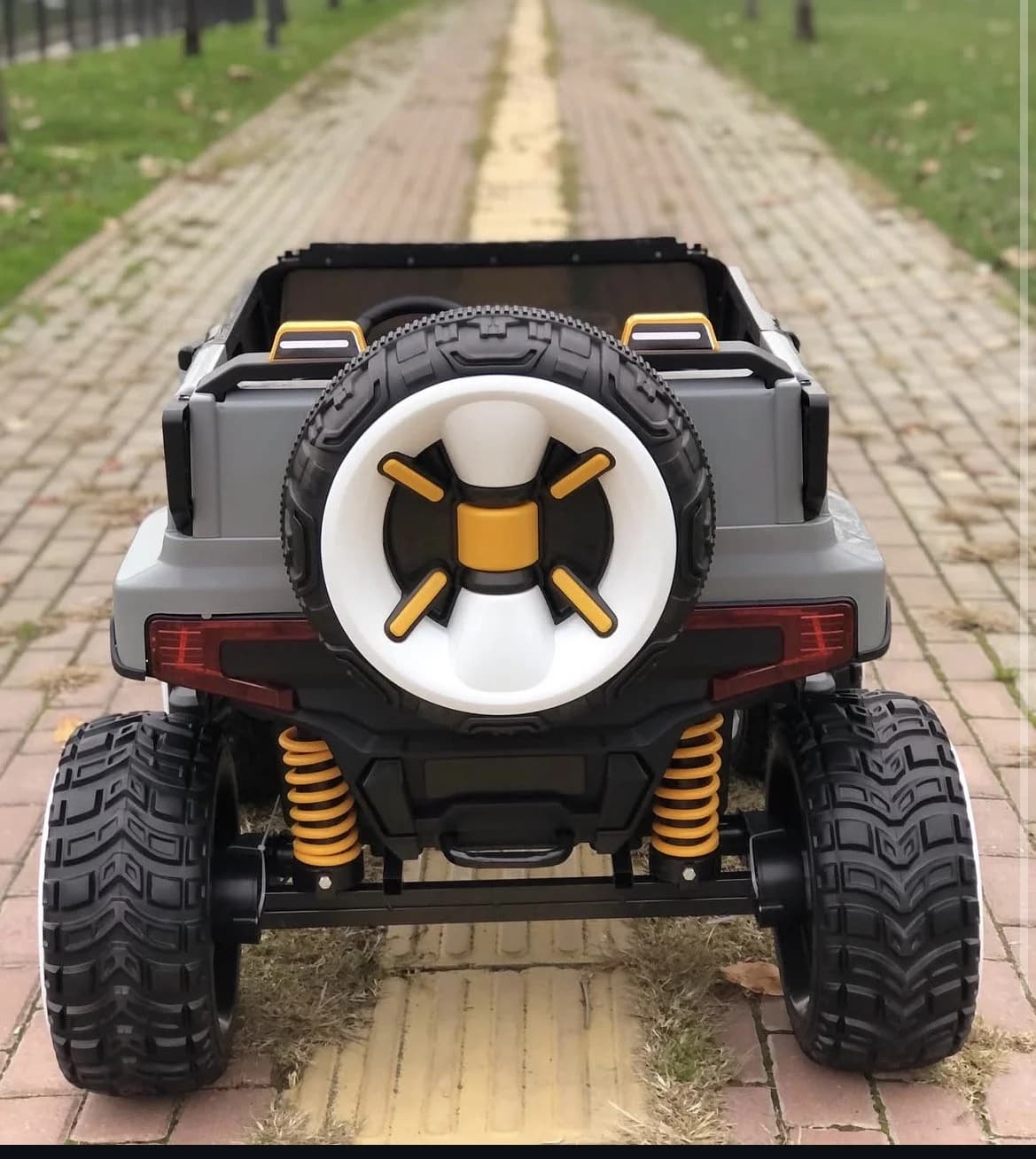 Uşaq elektrikli avtomobil Jeep — şəkil 2