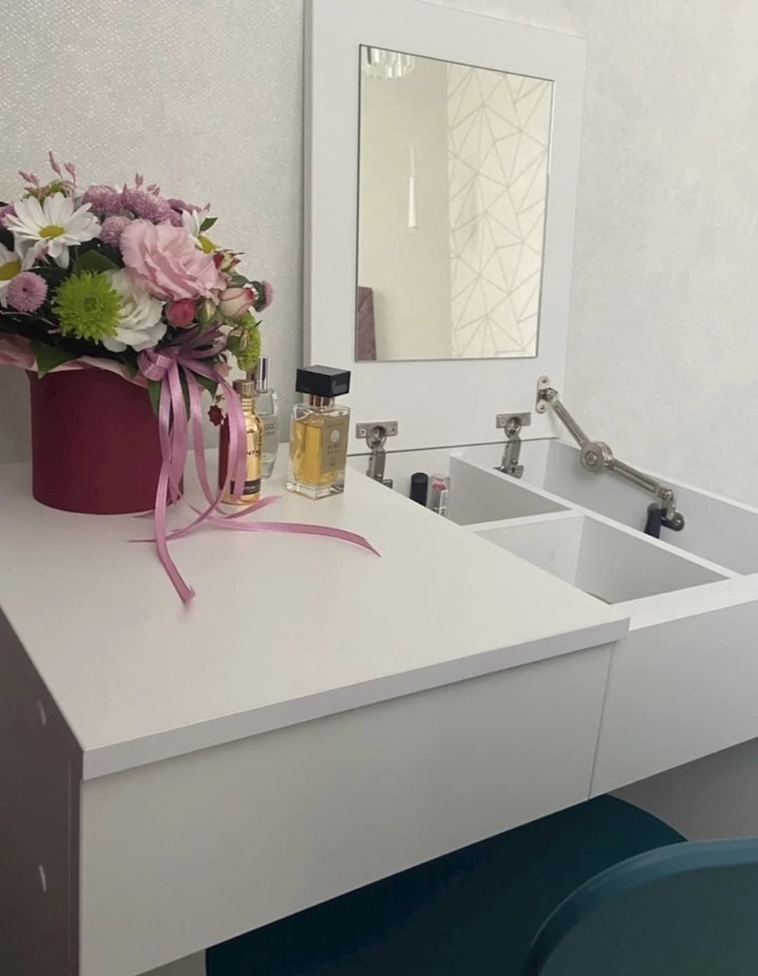 Makiyaj masası SO0022, laminat, 77x70x45 sm, ağ — изображение 2