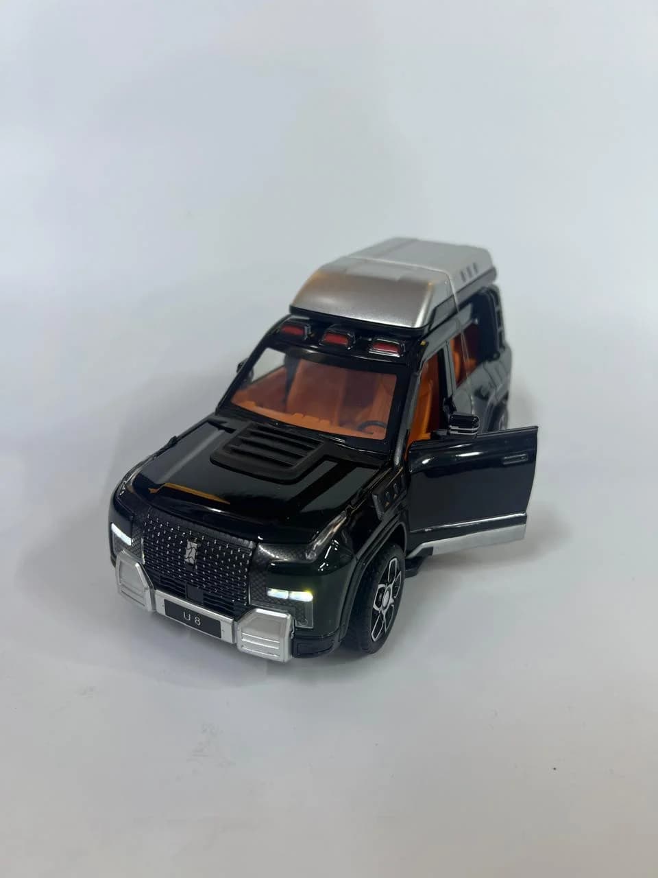 Avtomobil U 8 1:24 2432B, metal, qara — şəkil 3