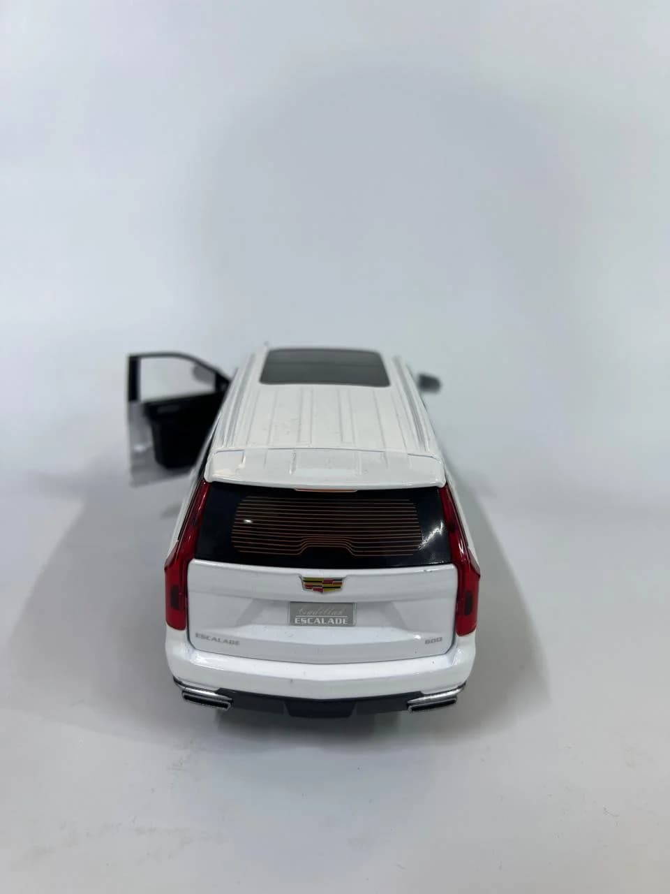 Avtomobil Cadillac Escalade Luxury Platinum 1:24, metal, ağ — şəkil 2