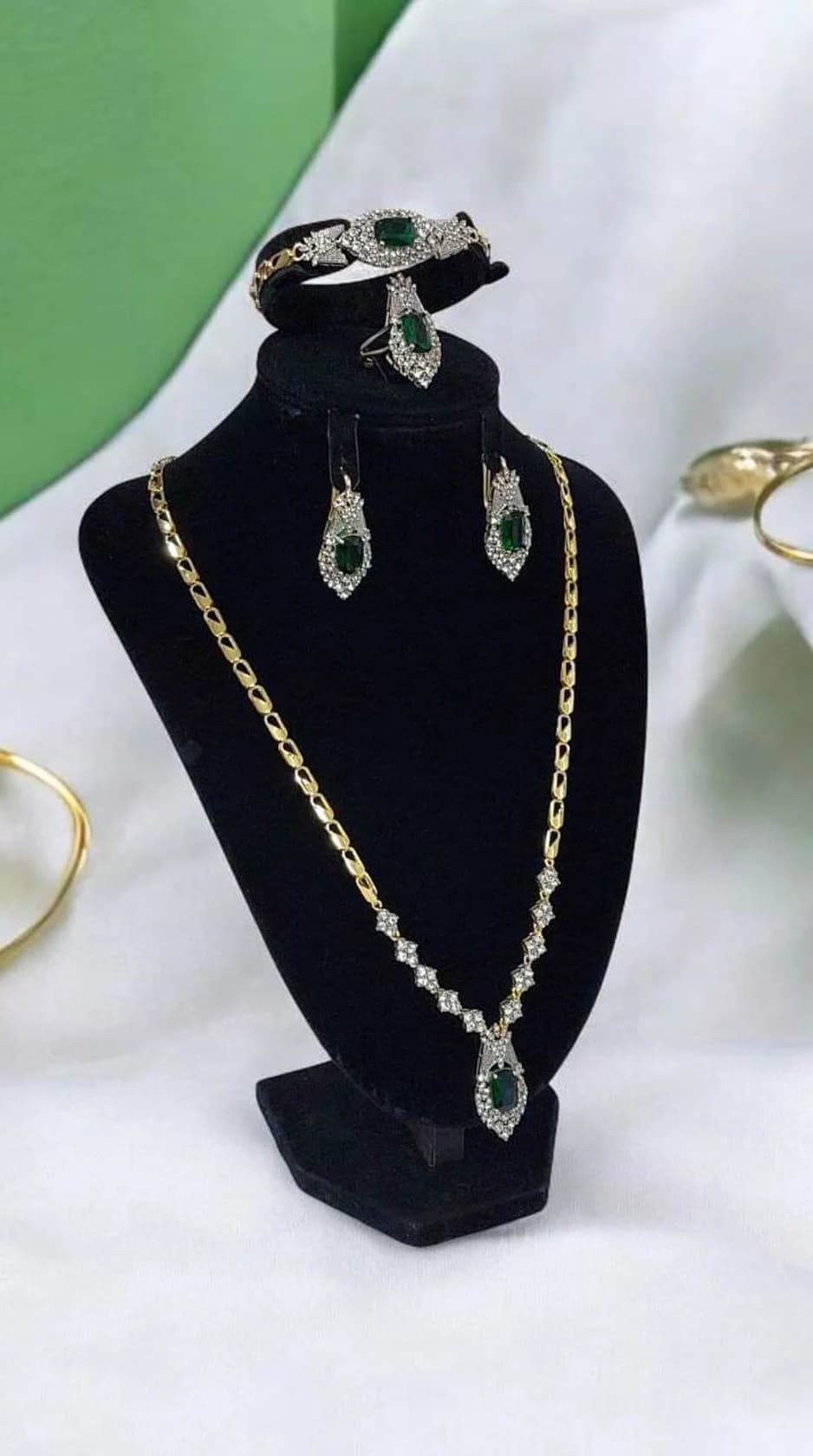 Zinət dəsti boyunbağı, sırğa, qolbaq və üzük Green FC-0265
