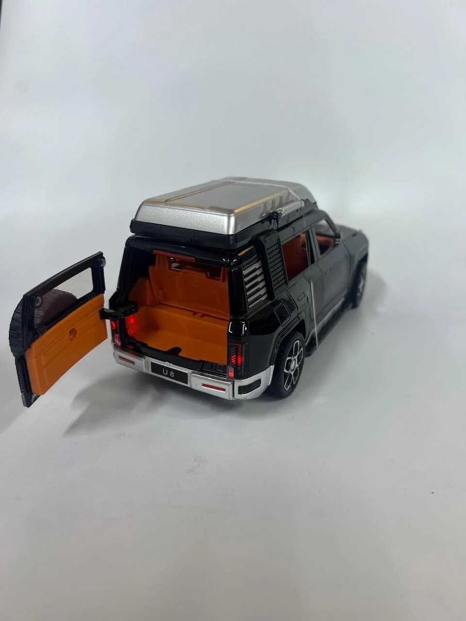 Avtomobil U 8 1:24 2432B, metal, qara — şəkil 2